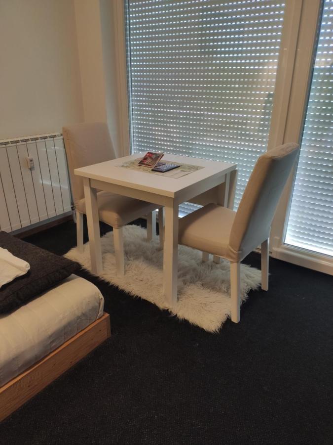 Studio Apartment "Iris" Ptuj Extérieur photo